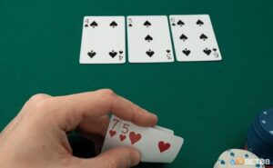 Bài rác trong Poker là gì và cách tận dụng hiệu quả trong ván bài