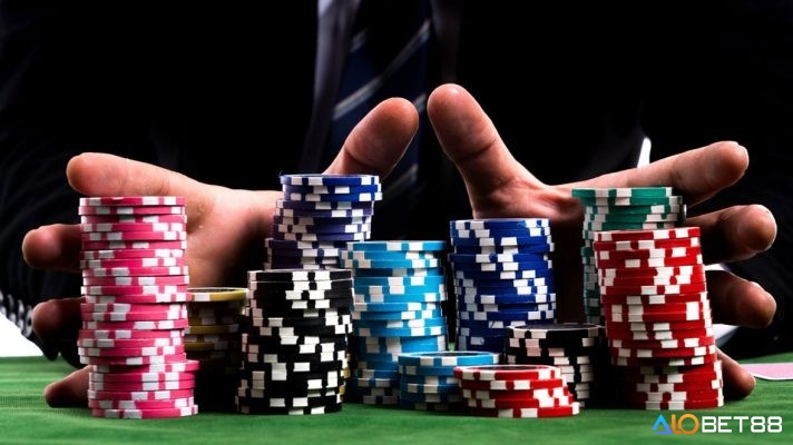 Lợi ích tiếp cận đúng cách Deep Stack Poker là gì