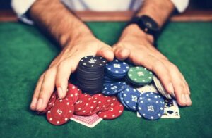 Preflop là gì? Cách chơi vòng Preflop Poker chi tiết