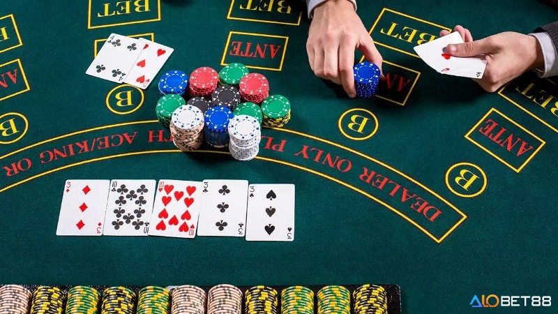 Cách chơi chi tiết một ván poker