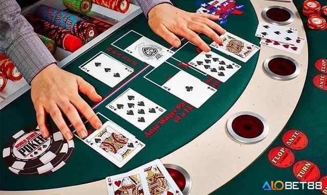 Poker là một trò chơi đánh bài cực kỳ hấp dẫn và thú vị hiện nay