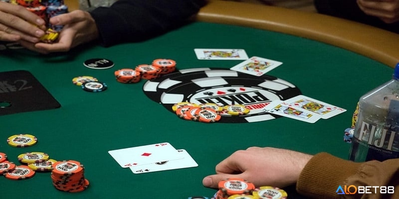 Khám phá các công cụ để người chơi có thể dễ dàng sử dụng trong cách tính Equity Poker nhé